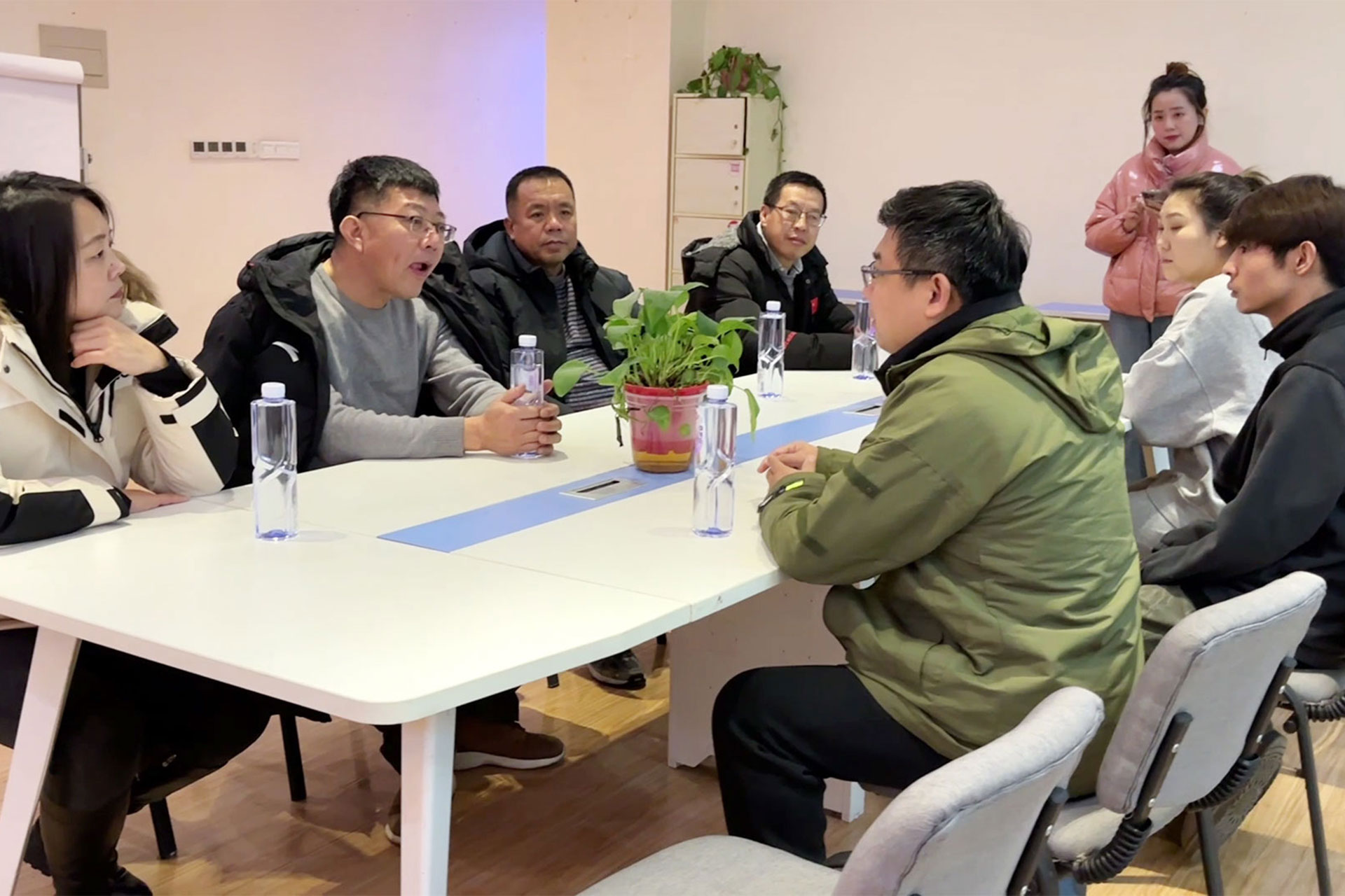辽宁石油化工大学体育学院领导班子来到盛京冠华体育总部交流考察，并对今后的合作做出展望！